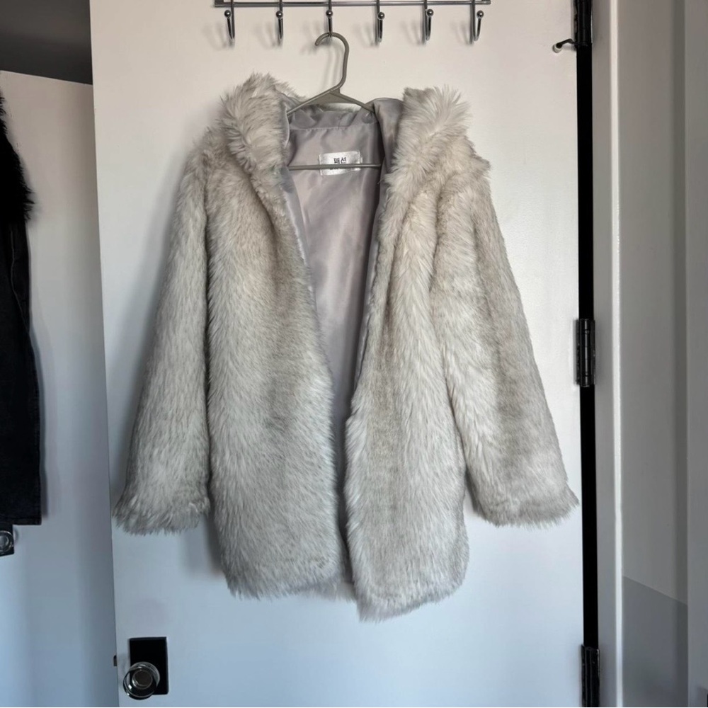 Faux Fur Hooded Coat in Light Gray